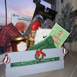 MENS CHRISTMAS BASKET 85$