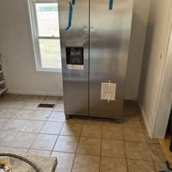 FRIGIDAIRE REFRIGERATOR BRAND NEW STILL IN PLASTIC COVER