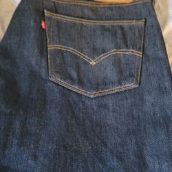 Men Jeans And Levi's All Like New Size 44  20 Each 