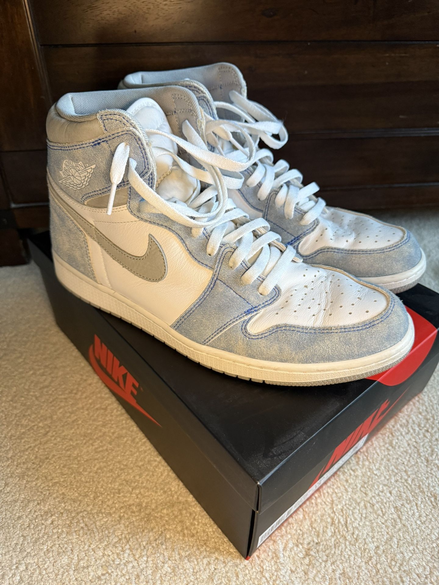 Jordan 1 Hyper Royal Size 13