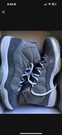 Jordan 11 - Cool Grey