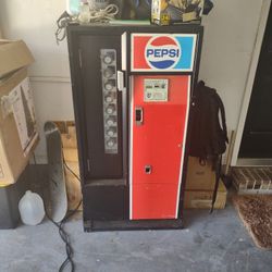 1968 Working Pepsi Vending Machine 