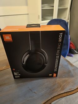 JBL TOUR ONE M2