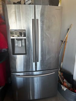 bottom freezer refrigerator
