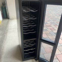 Haier Wine Cellar HVTEC18DABS Black Cooler