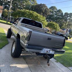 1998 chevy k1500 with 4 inch fabtech lift 