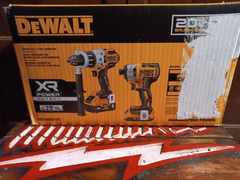 BRAND NEW DEWALT XR 20V POWER DETECT  DRILL / IMPACT DRIVER COMBO