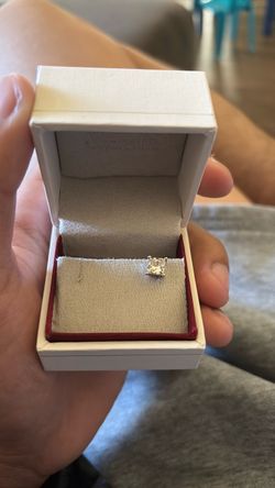 1 carat lab grown diamond earring