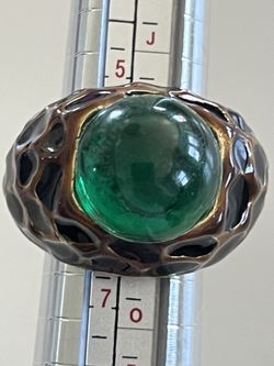 Beautiful Woman’s Enamel Leopard / Jade Color/Dome Ring Size 5.5