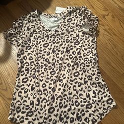 Women’s V-Neck Shirt Small Cheetah Print
