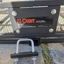 Curt cargo carrier