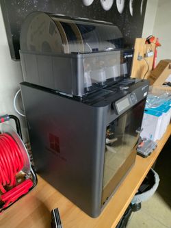 Bambu Lab P1S 3D Printer with AMS 4 color!