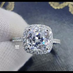 New 18k White Gold Engagement Ring 