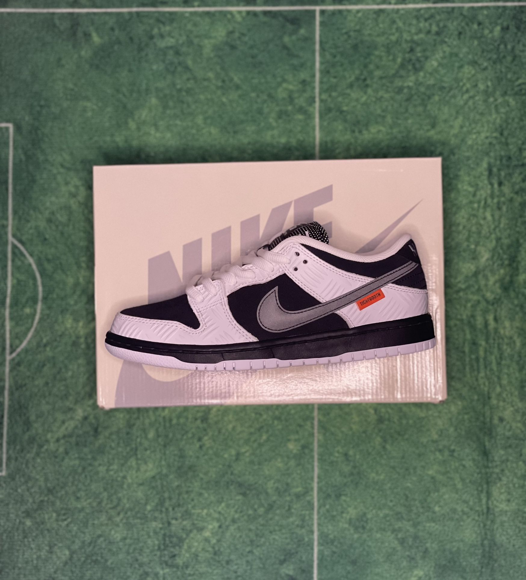 Sb Dunk Tightbooth