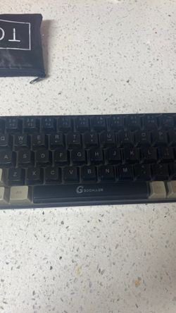 Wireless gaming keyboard