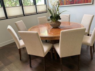 Elegant Round-to-Oval Extending Dining Table with 8 Chairs — Solid Wood, Handcrafted