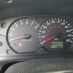 White Mazda Tribute 2003