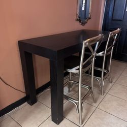 A High Table 