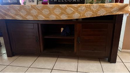 Dresser/tv stand