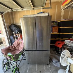 Selling Samsung Refrigerator 