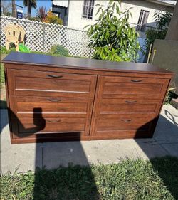 Dresser