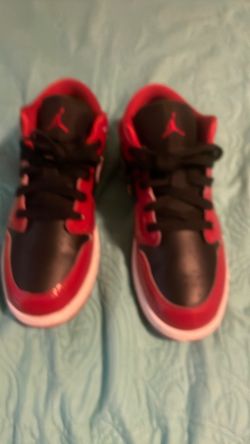 Jordan 1 Low SE