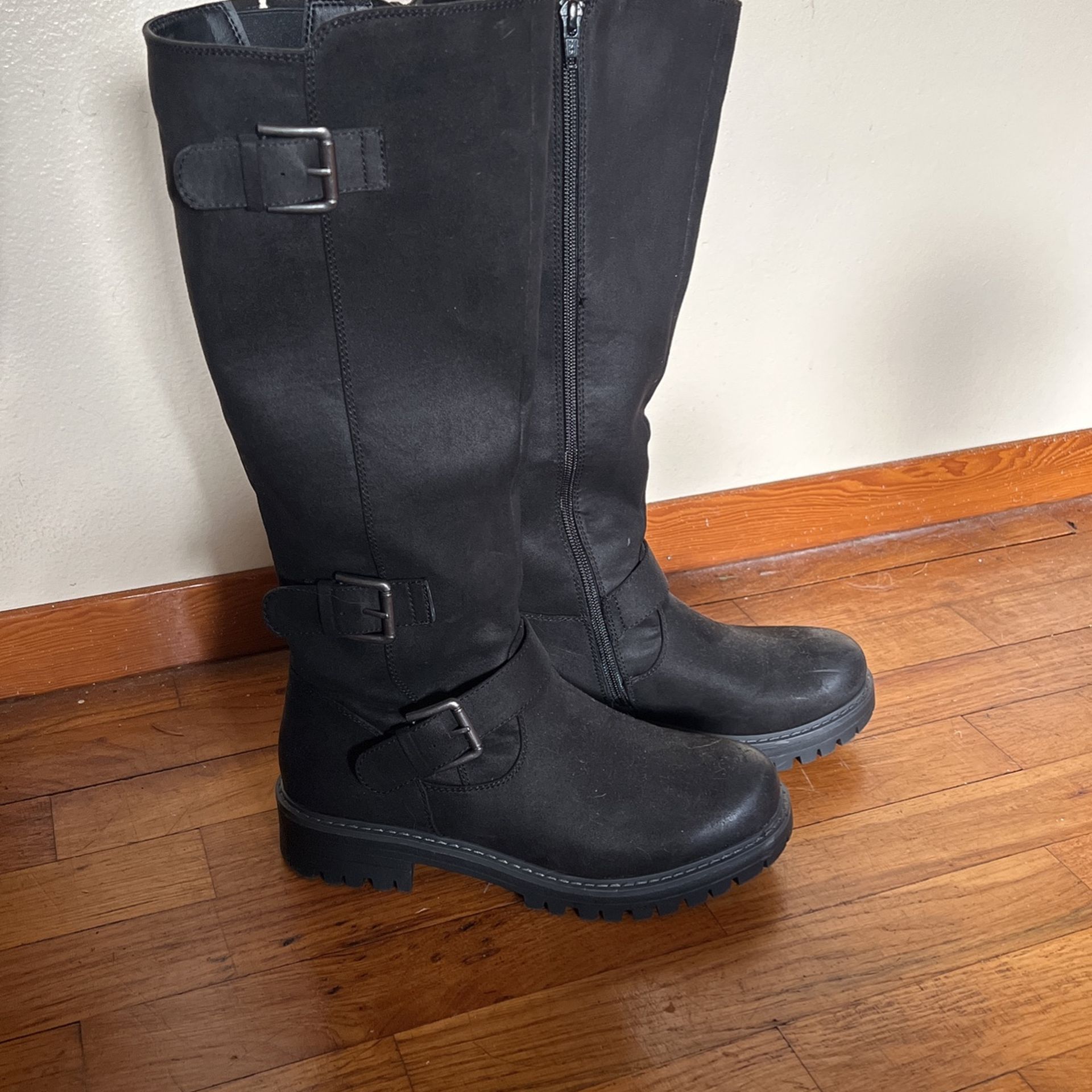 Ladies Boots Size 7&1/2
