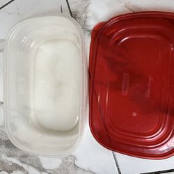 Rubber Maid Plastic Container  2 For $6