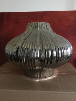Unique flower vase