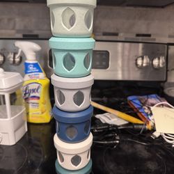 Mini containers for sauces/snacks