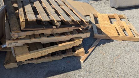 7 Wood pallets