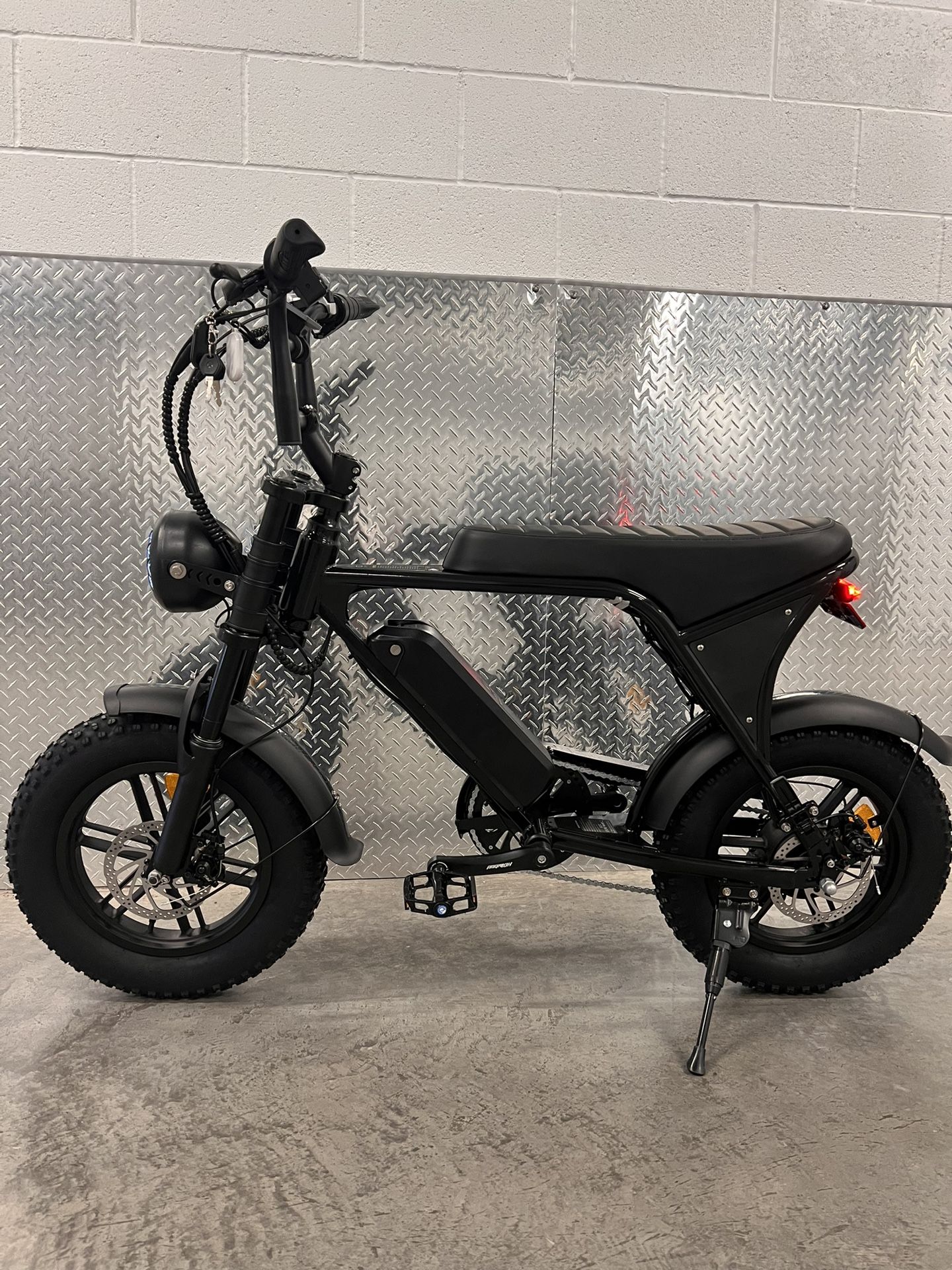 Electric Mini e-Bike, 16x4.0(Fat Tire), 11ah Battery, 20mph Top Speed, 5speed Pedal Assist, 7 Speed Shimano