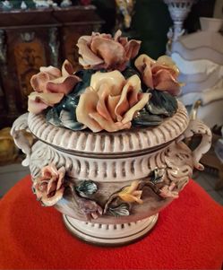 Antique Capodimonte porcelain vase with lid