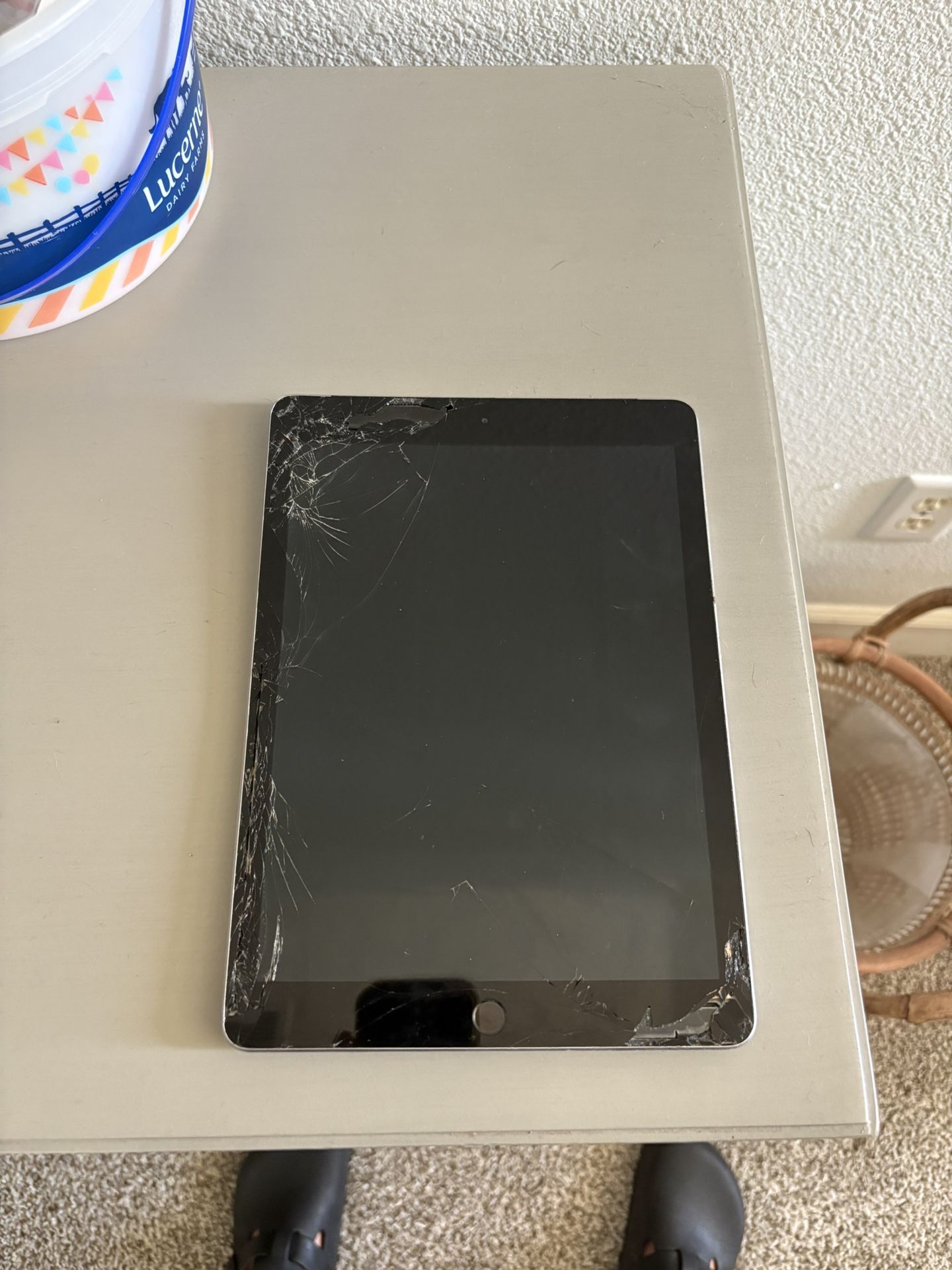 Ipad * For parts*