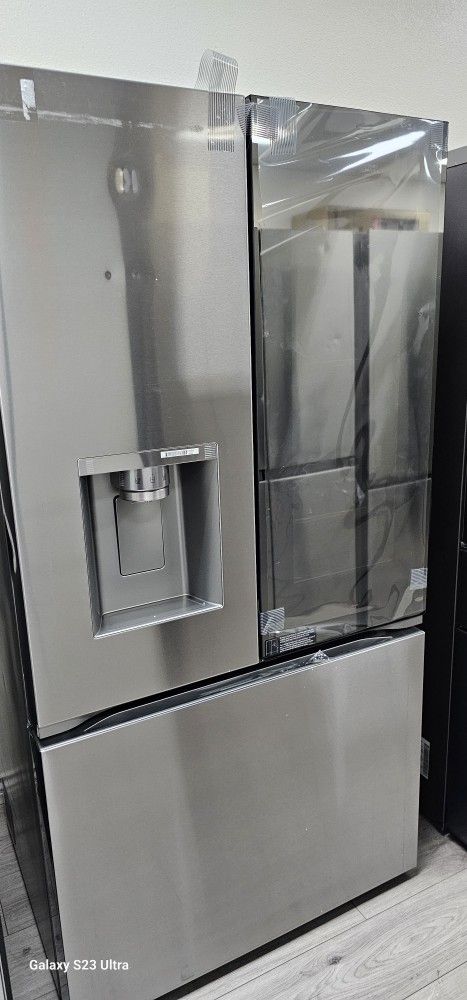 LG 26 cu. ft. Counter-Depth 4-Door French Door Refrigerator