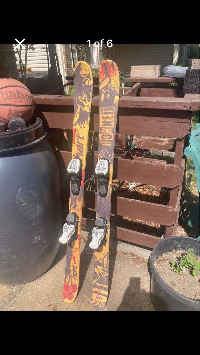Skis 133 Cms