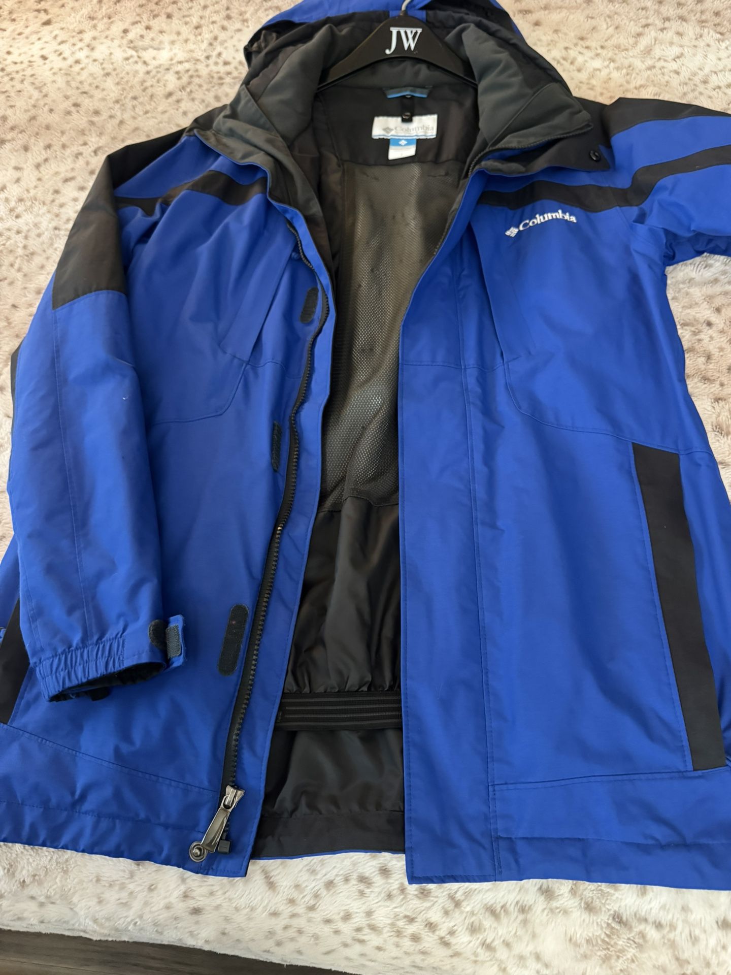man’s waterproof jacket size small