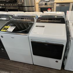 Whirlpool 5.3cu.ft washer and GAS dryer - We Finance🔥