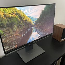 Dell Ultrasharp Monitor QHD 27in (2 Available)