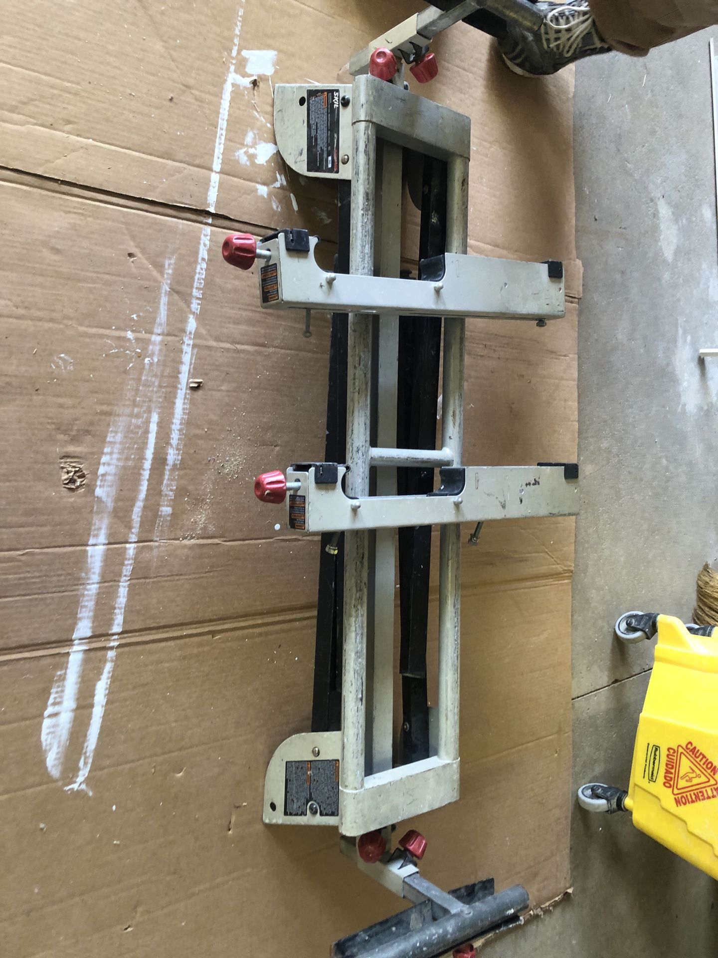 Skill Universal Mitre Saw Stand .