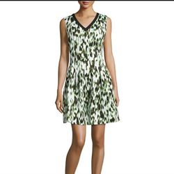 Marc New York Green and Black Fit and Flare Neoprene Dress With pockets! Size 6 