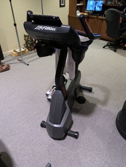 Life fitness c9 exercise bike sale