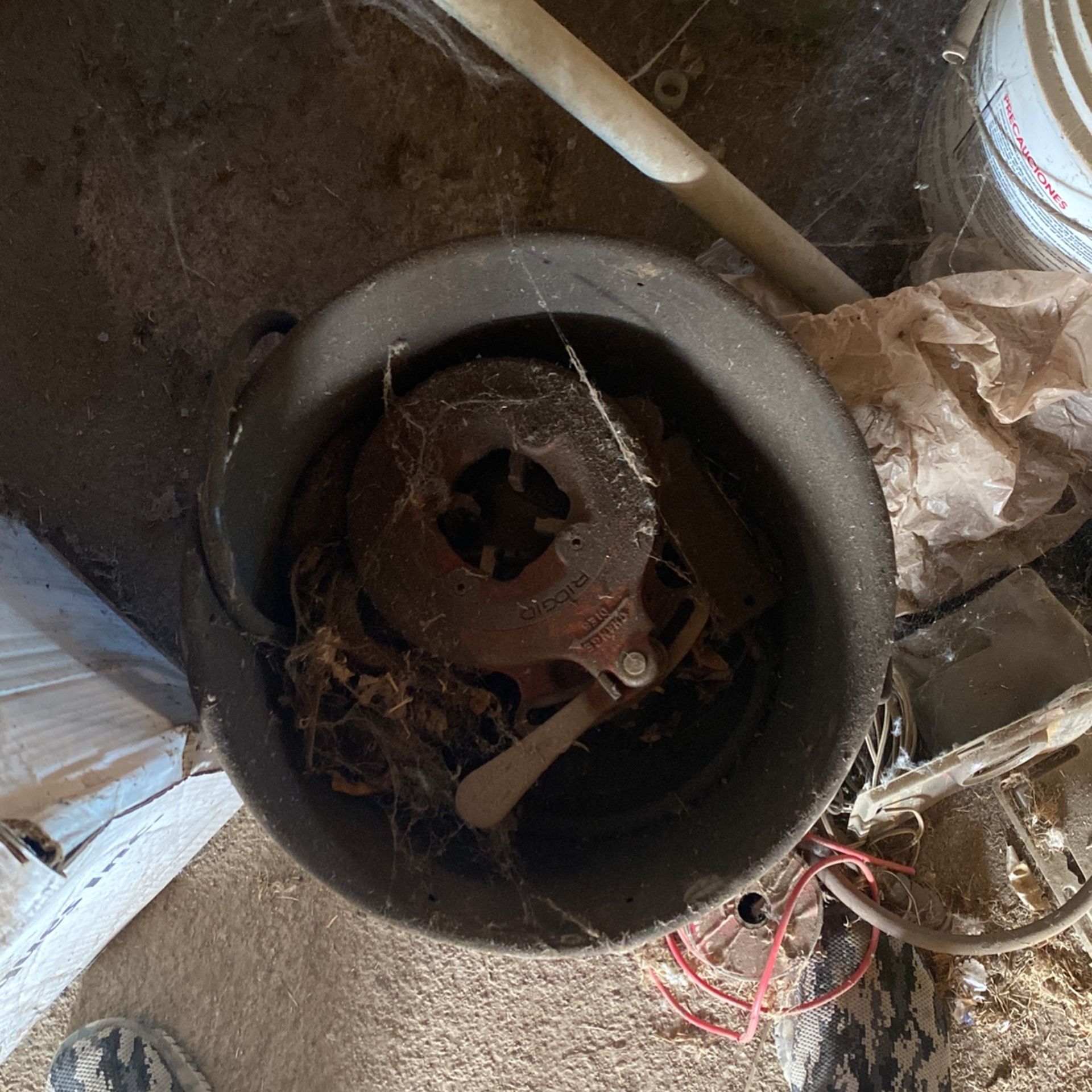 Ridged Oiler Die Head And 3 Sets Of Does