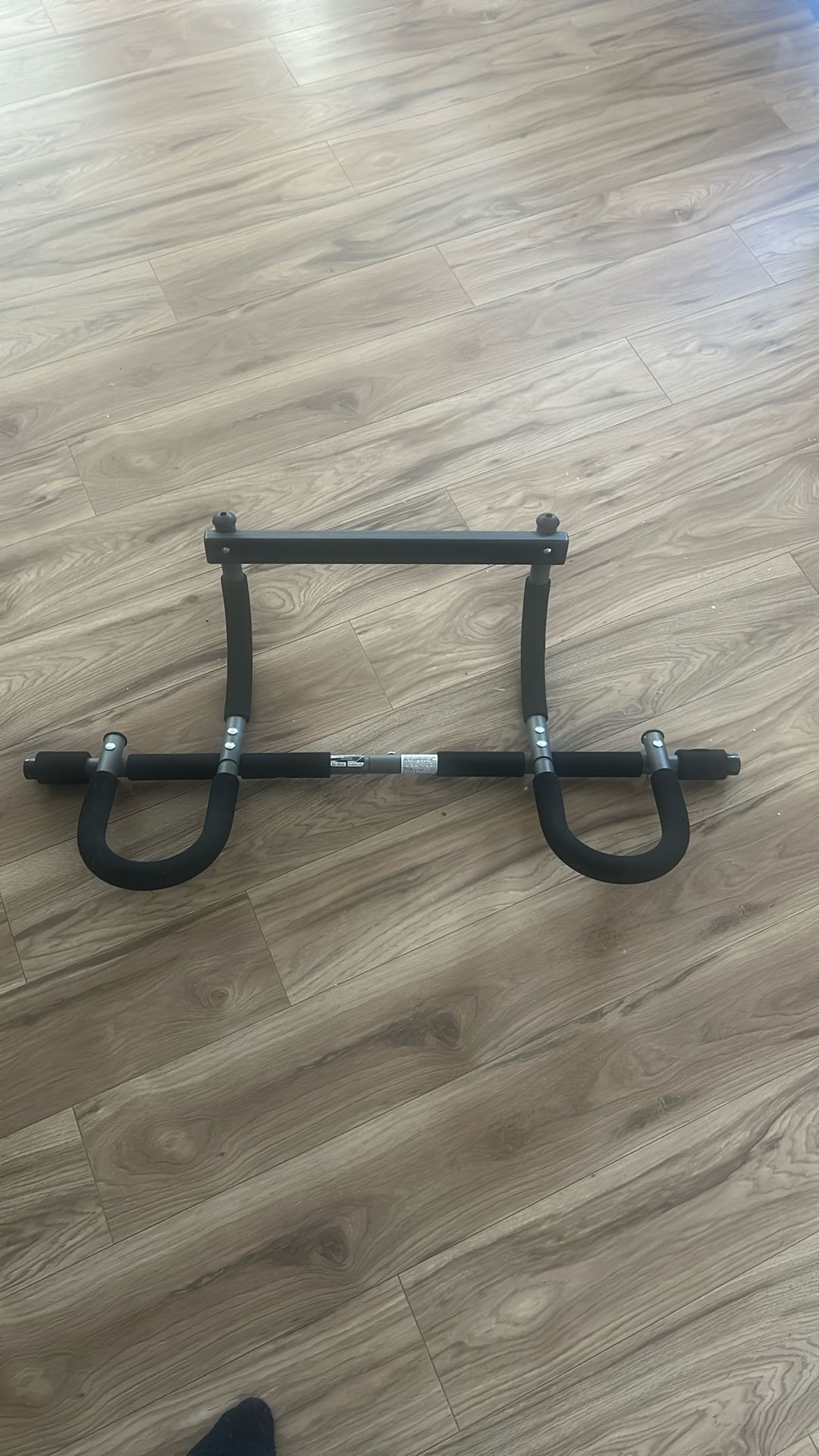 Exercise - pull up Bar 