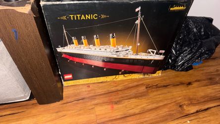 TITANIC LEGO SET NEW
