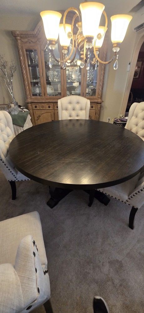 DINING ROOM TABLE 