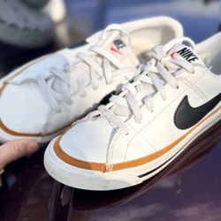 Nike Big kids Size 4 Boys