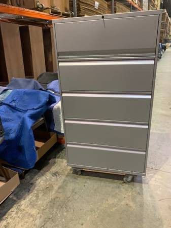 (22) 5 Drawer Storage Cabinets ....  FILES. or Anything Else Locks