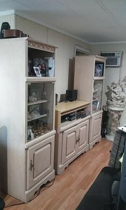 Centro de entretenimiento en buenas condiciones es color Beige combina con cualquier sala