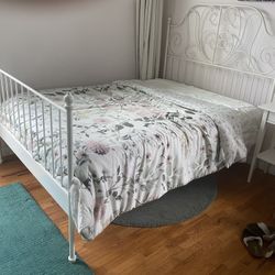 Decorative Metal Bed Frame (white, full)
